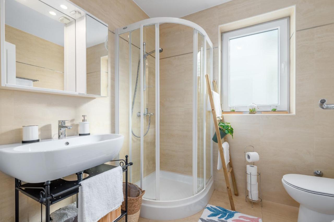 פורץ Apartment Andrea מראה חיצוני תמונה